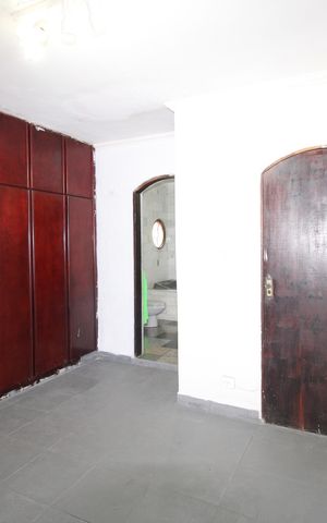 Casa à venda com 180m², 5 quartos e 2 vagasQuarto 1 Suíte