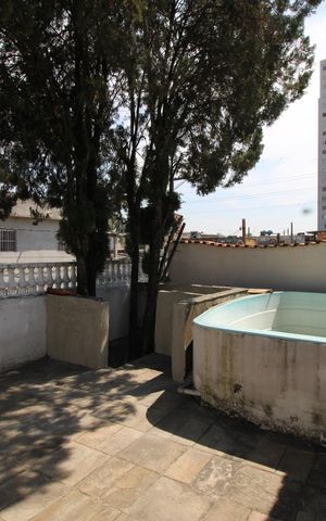 Casa à venda com 180m², 5 quartos e 2 vagasQuintal