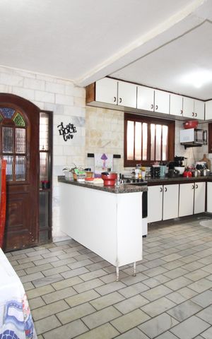 Casa à venda com 180m², 5 quartos e 2 vagasCozinha