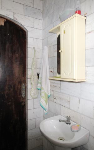 Casa à venda com 180m², 5 quartos e 2 vagasBanheiro 2