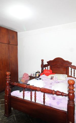 Casa à venda com 180m², 5 quartos e 2 vagasSala