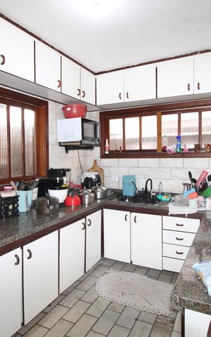 Casa à venda com 180m², 5 quartos e 2 vagasCozinha