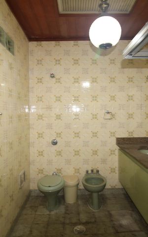 Casa à venda com 162m², 2 quartos e 1 vagaBanheiro