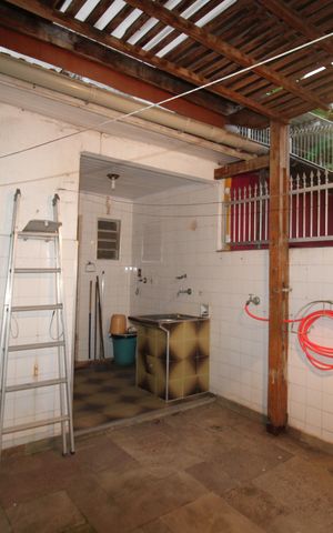 Casa à venda com 162m², 2 quartos e 1 vagaÁrea de Serviço