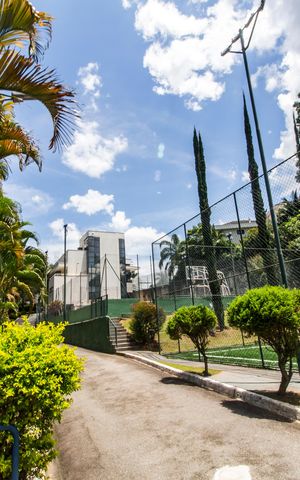 Casa de condomínio à venda com 308m², 4 quartos e 2 vagas Casa de condomínio à venda com 308m², 4 quartos e 2 vagasQuadra Esportiva