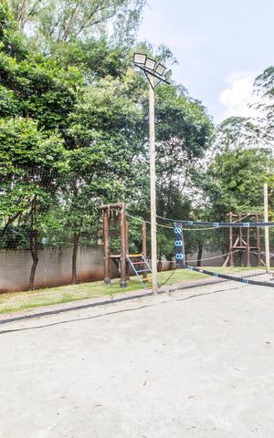 Casa de condomínio à venda com 308m², 4 quartos e 2 vagas Casa de condomínio à venda com 308m², 4 quartos e 2 vagasQuadra Esportiva