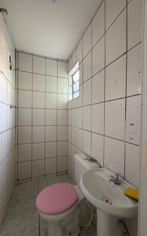Casa para alugar com 50m², 2 quartos e sem vaga Casa para alugar com 50m², 2 quartos e sem vagaBanheiro social