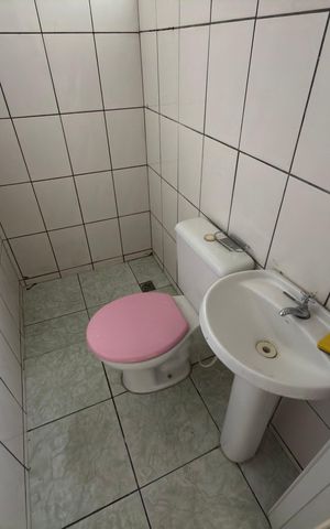Casa para alugar com 50m², 2 quartos e sem vaga Casa para alugar com 50m², 2 quartos e sem vagaBanheiro social