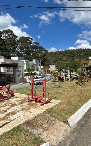 Casa de condomínio para alugar com 239m², 3 quartos e 2 vagas Casa de condomínio para alugar com 239m², 3 quartos e 2 vagasÁrea comum - Playground