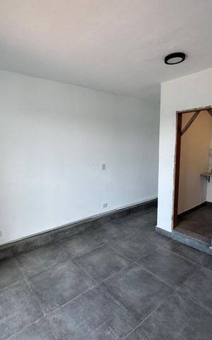 Casa de condomínio para alugar com 239m², 3 quartos e 2 vagas Casa de condomínio para alugar com 239m², 3 quartos e 2 vagasSuite 3