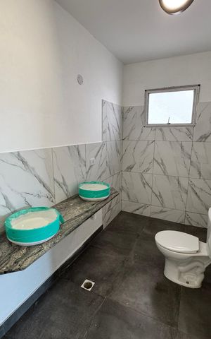 Casa de condomínio para alugar com 239m², 3 quartos e 2 vagas Casa de condomínio para alugar com 239m², 3 quartos e 2 vagasBanheiro da Suíte 1