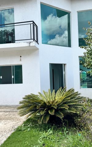 Casa de condomínio para alugar com 239m², 3 quartos e 2 vagas Casa de condomínio para alugar com 239m², 3 quartos e 2 vagasFachada