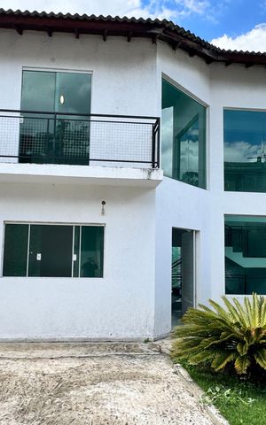 Casa de condomínio para alugar com 239m², 3 quartos e 2 vagas Casa de condomínio para alugar com 239m², 3 quartos e 2 vagasFachada