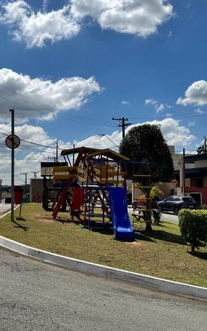 Casa de condomínio para alugar com 239m², 3 quartos e 2 vagas Casa de condomínio para alugar com 239m², 3 quartos e 2 vagasÁrea comum - Playground