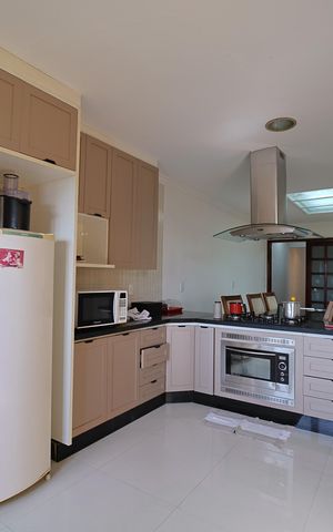 Casa à venda com 241m², 5 quartos e 6 vagasCozinha