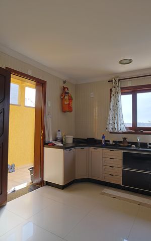 Casa à venda com 241m², 5 quartos e 6 vagasCozinha