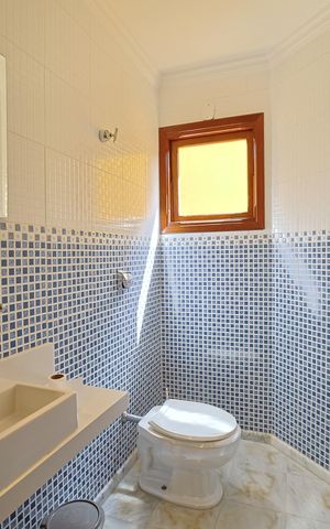 Casa à venda com 241m², 5 quartos e 6 vagasLavabo