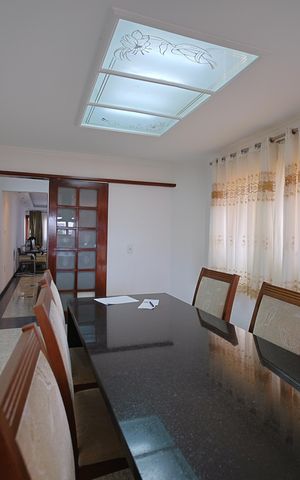 Casa à venda com 241m², 5 quartos e 6 vagasCozinha