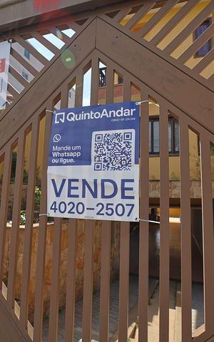 Casa à venda com 241m², 5 quartos e 6 vagasinstalada dia 28/08/26 Placa :MMGQ-308