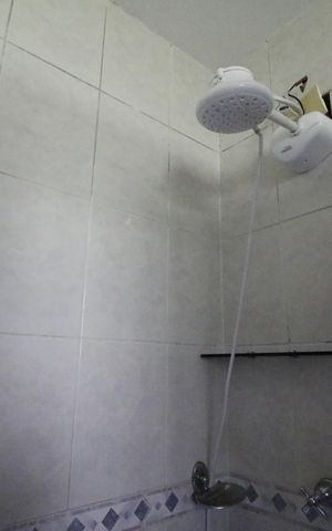 Casa de condomínio para alugar com 371m², 4 quartos e 4 vagasBanheiro