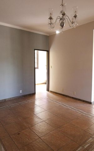 Casa de condomínio para alugar com 371m², 4 quartos e 4 vagasSala