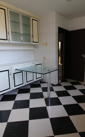 Casa de condomínio para alugar com 371m², 4 quartos e 4 vagasCozinha
