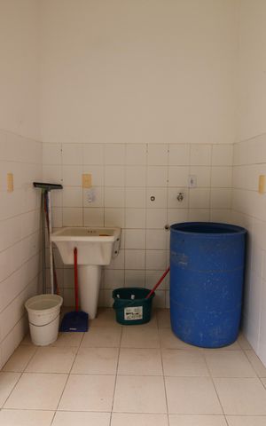 Casa de condomínio para alugar com 371m², 4 quartos e 4 vagasÁrea de Serviço