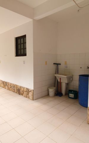 Casa de condomínio para alugar com 371m², 4 quartos e 4 vagasÁrea de Serviço