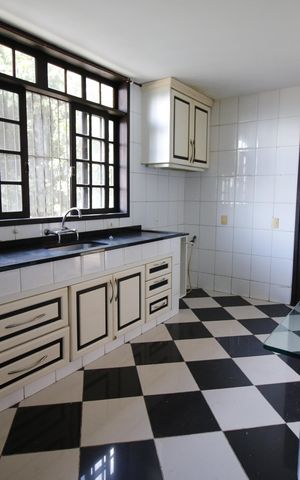 Casa de condomínio para alugar com 371m², 4 quartos e 4 vagasCozinha