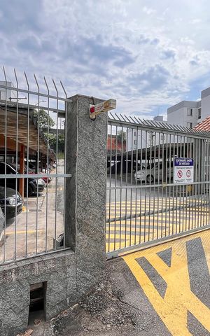 Apartamento à venda com 56m², 2 quartos e 1 vagaFachada + plaquinha
