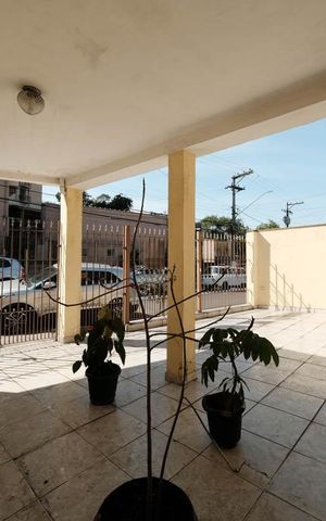 Casa à venda com 83m², 4 quartos e 1 vagaGaragem
