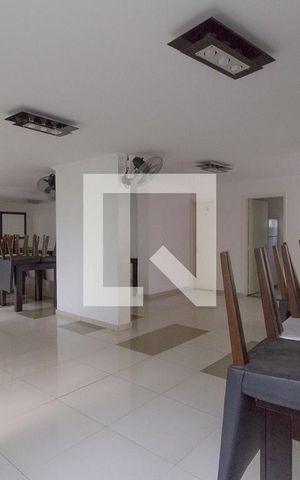 Apartamento à venda com 74m², 3 quartos e 1 vaga Apartamento à venda com 74m², 3 quartos e 1 vagaÁrea comum - Salão de festas