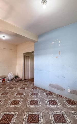 Casa à venda com 160m², 2 quartos e 2 vagas Casa à venda com 160m², 2 quartos e 2 vagasSala