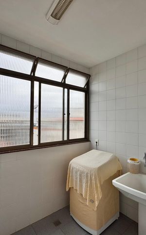 Apartamento à venda com 365m², 4 quartos e 1 vagaÁrea de Serviço