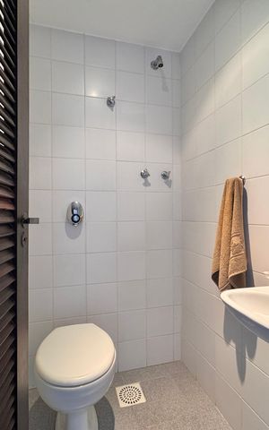 Apartamento à venda com 365m², 4 quartos e 1 vagaÁrea de Serviço - Banheiro