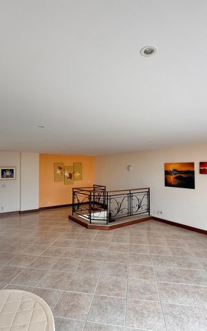 Apartamento à venda com 365m², 4 quartos e 1 vagaSalão (segundo andar)