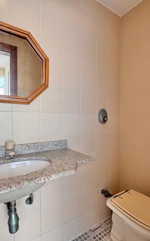 Apartamento à venda com 365m², 4 quartos e 1 vagaÁrea externa - Banheiro