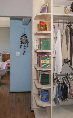 Casa à venda com 300m², 3 quartos e 2 vagas Casa à venda com 300m², 3 quartos e 2 vagasSuíte