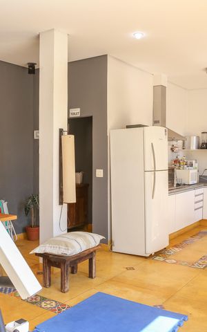 Casa à venda com 300m², 3 quartos e 2 vagas Casa à venda com 300m², 3 quartos e 2 vagasSalão