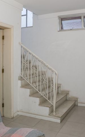 Casa à venda com 300m², 3 quartos e 2 vagas Casa à venda com 300m², 3 quartos e 2 vagasSala Piso Inferior