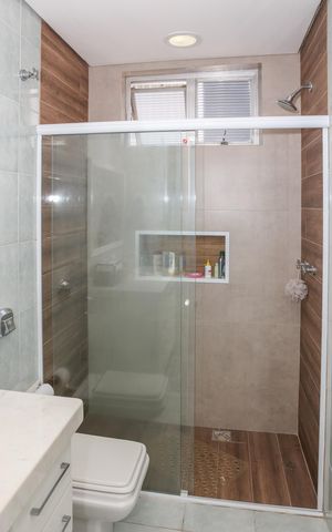 Casa à venda com 300m², 3 quartos e 2 vagas Casa à venda com 300m², 3 quartos e 2 vagasBanheiro Social