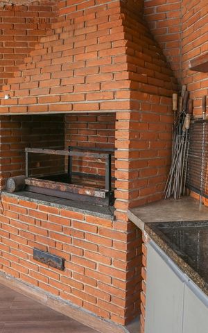 Casa à venda com 300m², 3 quartos e 2 vagas Casa à venda com 300m², 3 quartos e 2 vagasChurrasqueira