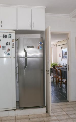 Casa à venda com 300m², 3 quartos e 2 vagas Casa à venda com 300m², 3 quartos e 2 vagasCozinha