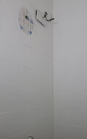 Casa à venda com 300m², 3 quartos e 2 vagas Casa à venda com 300m², 3 quartos e 2 vagasQuarto e Banheiro de Serviço