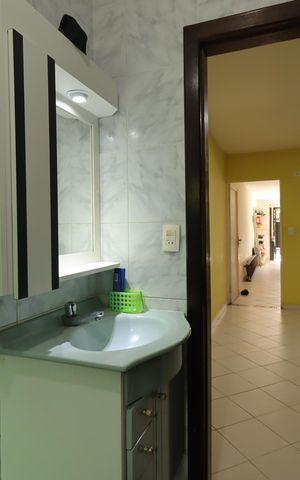Casa à venda com 234m², 3 quartos e 2 vagasBanheiro Social