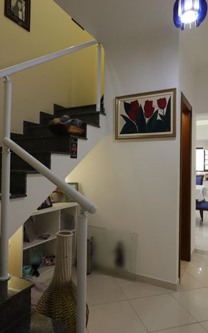 Casa à venda com 234m², 3 quartos e 2 vagasCorredor do primeiro piso