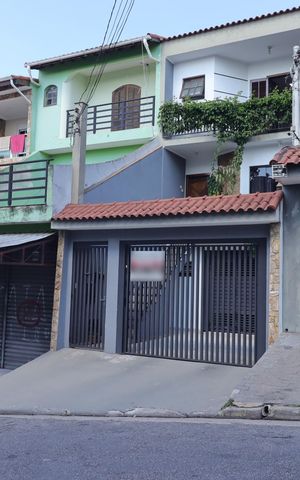 Casa à venda com 234m², 3 quartos e 2 vagasFachada