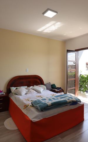 Casa à venda com 234m², 3 quartos e 2 vagasSuíte