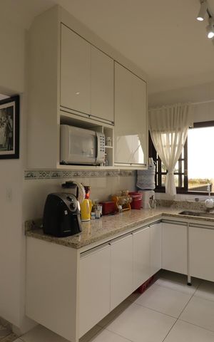 Casa à venda com 234m², 3 quartos e 2 vagasCozinha