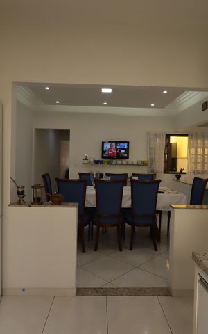 Casa à venda com 234m², 3 quartos e 2 vagasCozinha